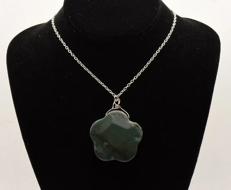 stylish modern necklaces for women -Vintage Bloodstone Pendant on Chain Necklace - 27"