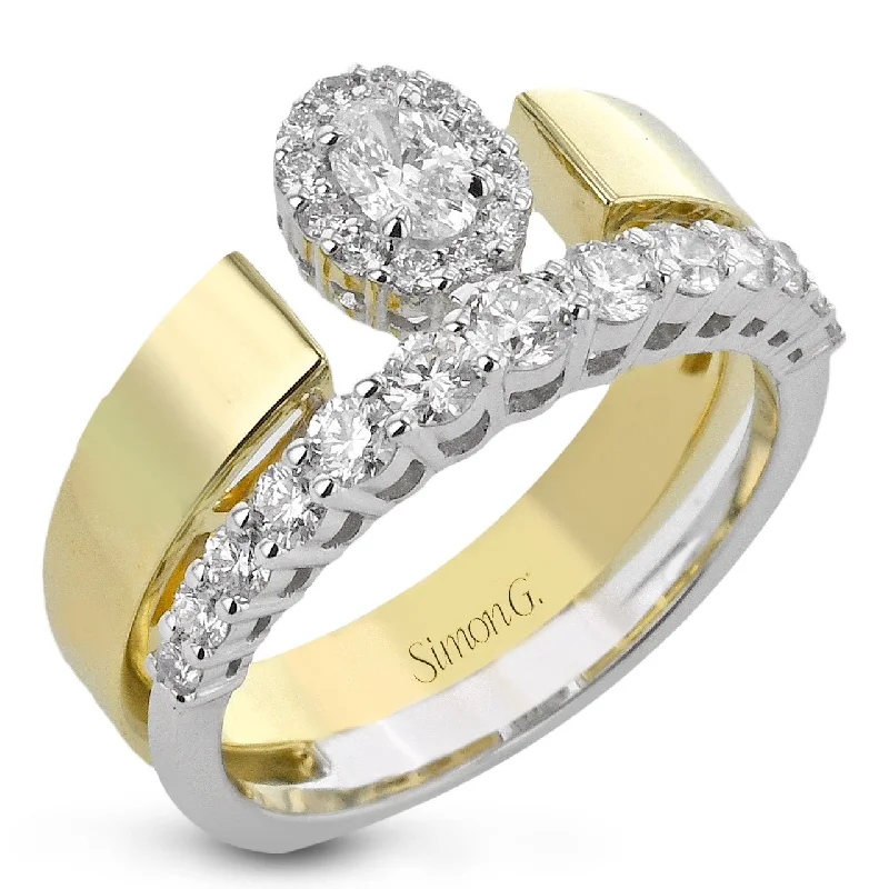 Halo Fashion Ring In 18k Gold With Diamonds