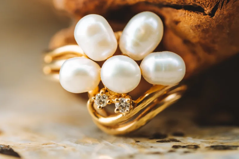 14k Yellow Gold Pearl and Diamond Ring