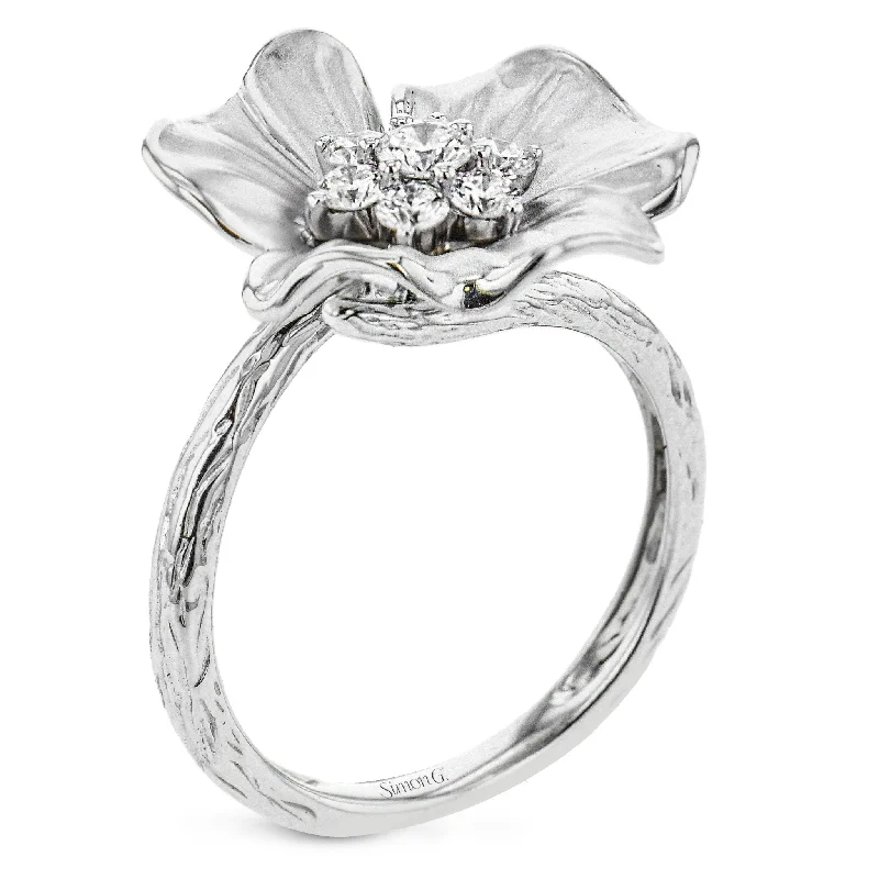 Flower Fashion Ring In 18k Gold With Diamonds