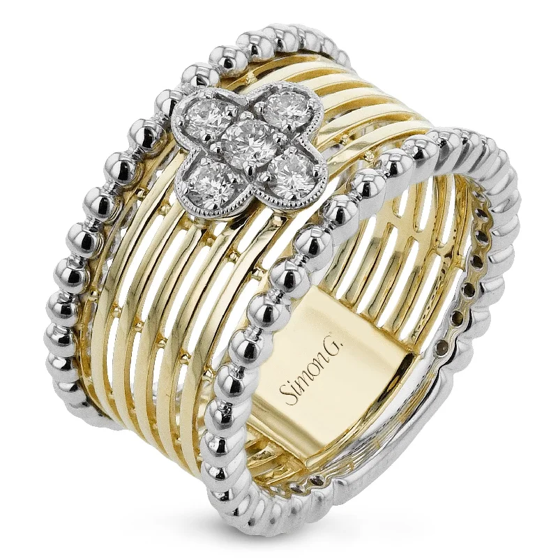 Fashion Ring In 18k Gold With Diamonds