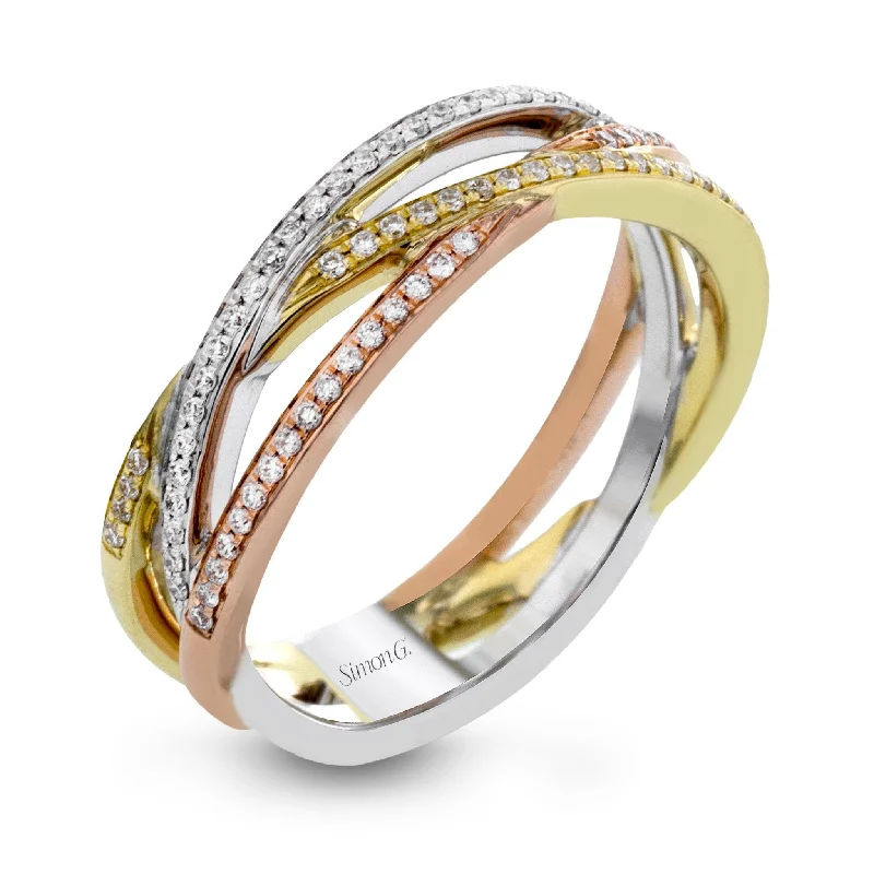 Fashion Ring in 18k Gold with Diamonds